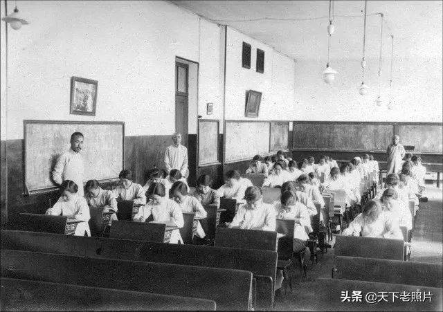 民国女生是什么样子 1920年北京汇文学校老照片为你展示_开云电竞官网(图2)
民国女生是什么样子 1920年北京汇文学校老照片为你展示_开云电竞官网(图2)