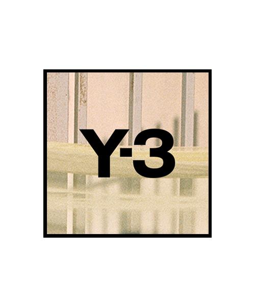 开云电竞官网|5岁男童街头玩玩具枪游戏 拿父母上膛真枪加入(图2) 开云电竞