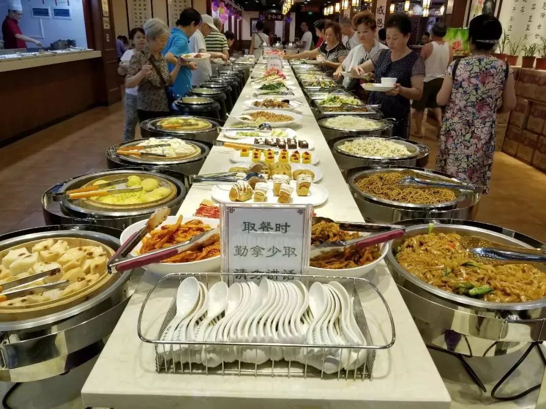 门兴主帅正式宣布辞职 双线六连败是直接导火索:开云电竞(图2) 开云电竞