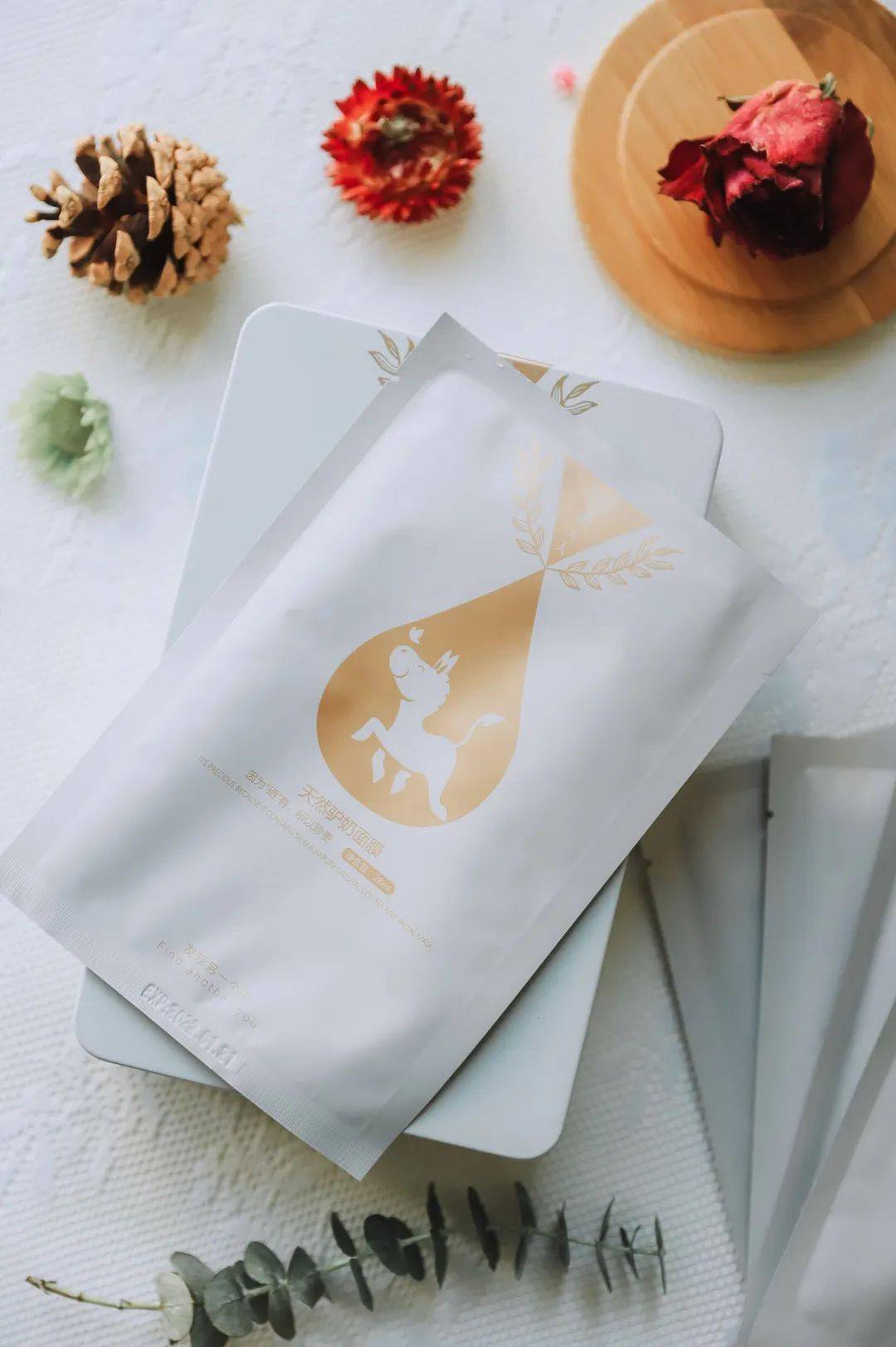 开云电竞官方网站_
普济、濟尤物系列产物入选《专精特新品牌名录》(图16)