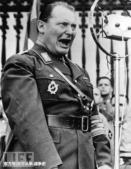 开云电竞官网-德甲-奥巴梅扬破门金童替补传射 多特客场3-3平(图3) 开云电竞官方网站