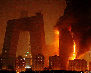 【开云电竞官方网站】球星相遇!拜仁众球星与德约科维奇合影(图2) 开云电竞官网