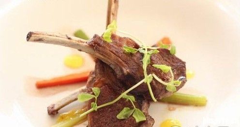 美国大选首战结果出炉 希拉里险胜桑德斯:开云电竞官网(图4) 开云电竞官网